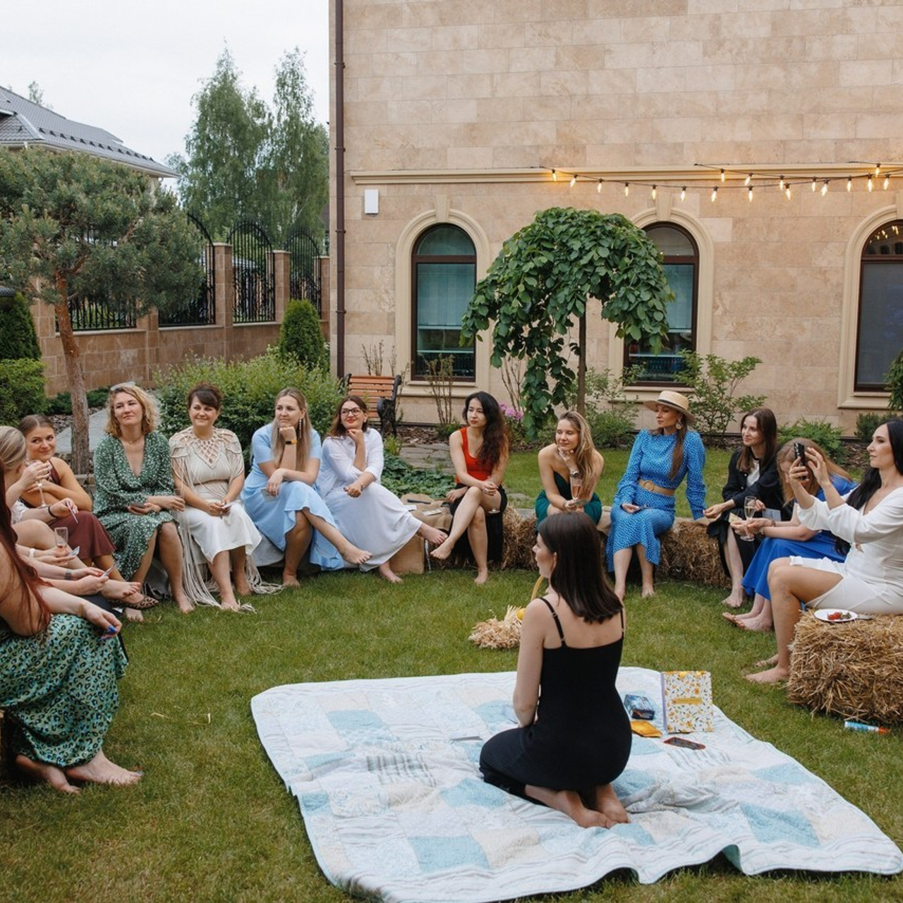 Александра ХаритоноваЧлен Союза Фотохудожников России. Портретный фотограф  www.fostorya.ru Познакомиться поближе. TINAOTEAM — комьюнити экспертов Новой Москвы, продюсерский центр, организация мероприятий ТТ