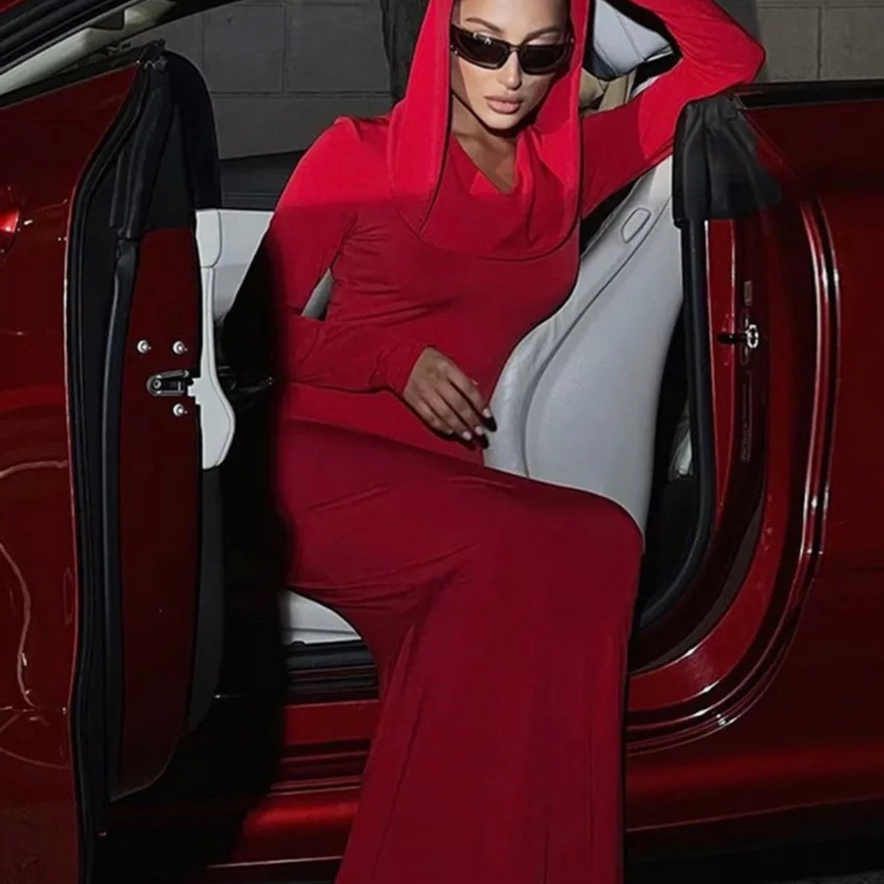 Платье красное