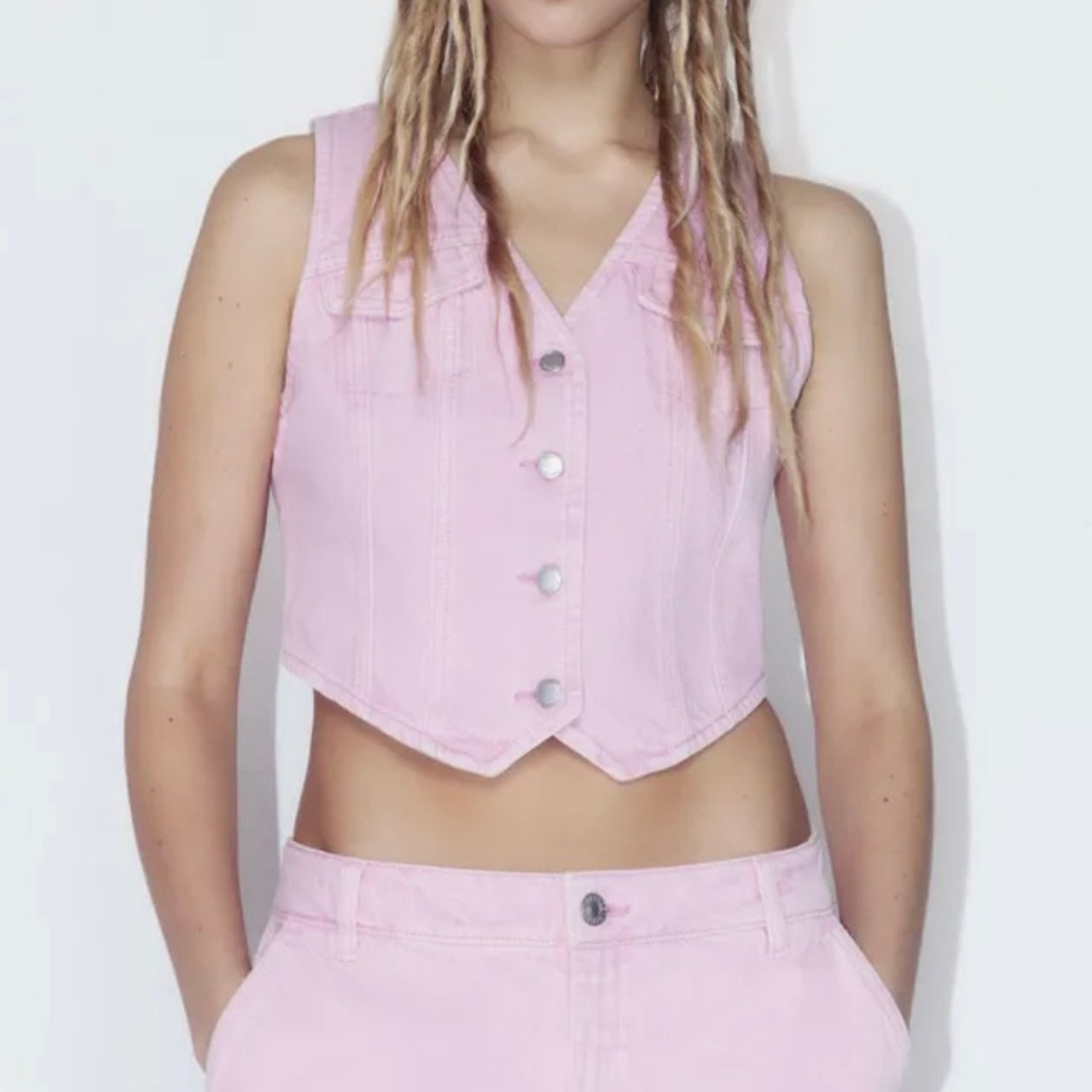 жилетка розовая