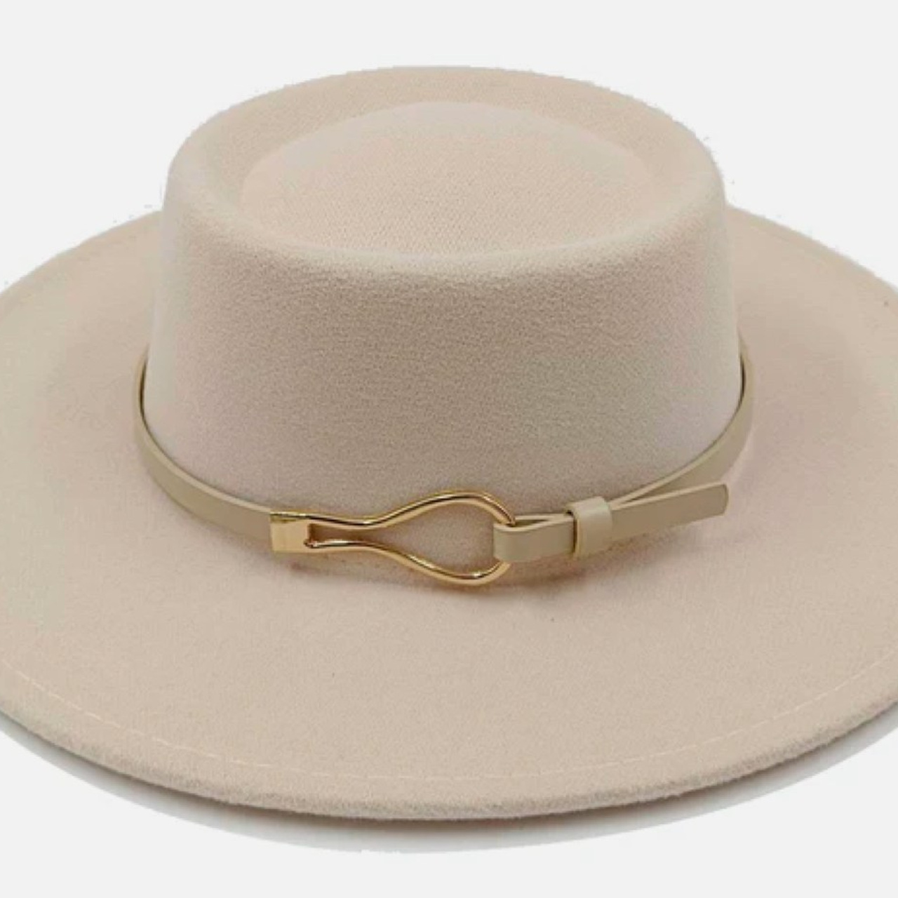 Шляпа бежевая