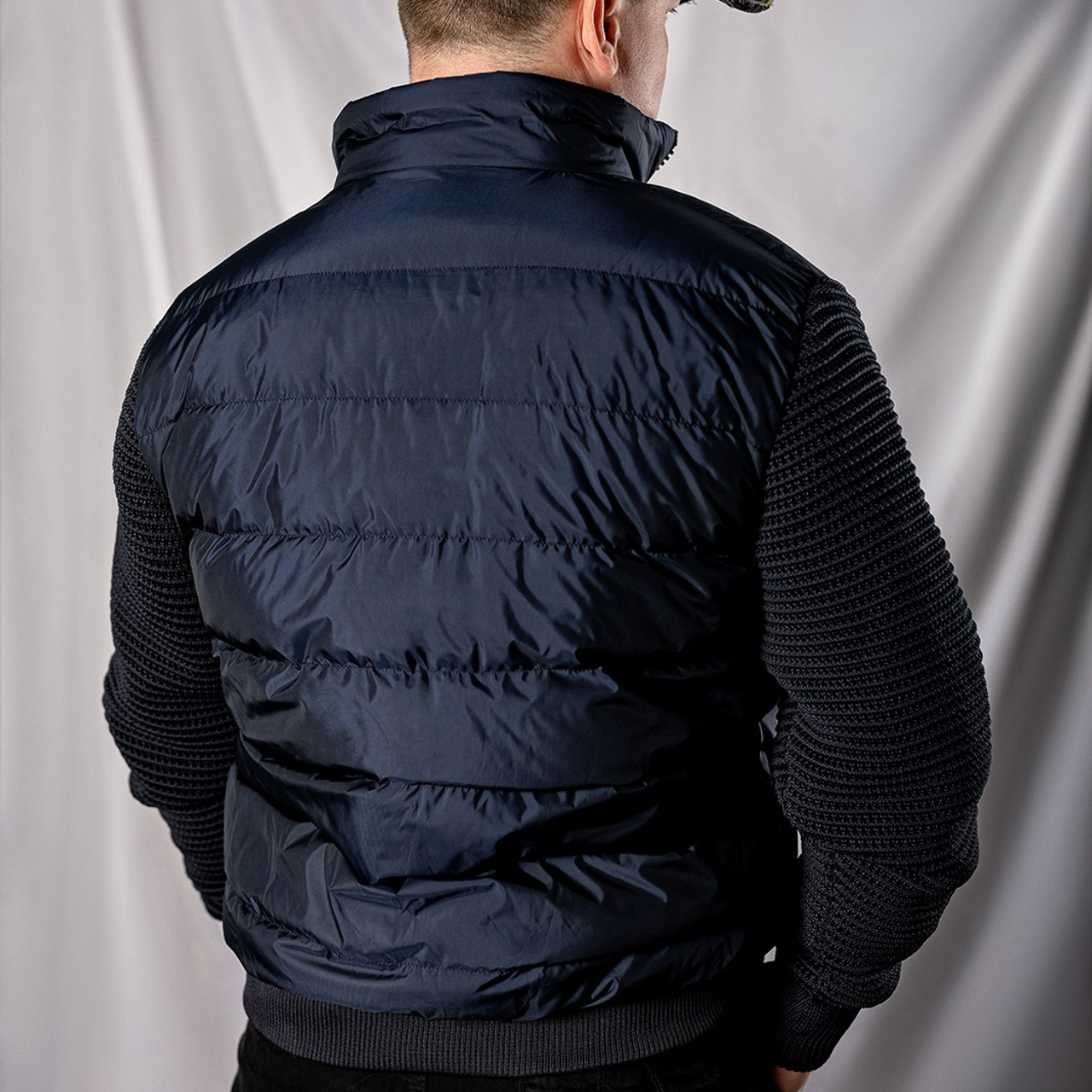 Куртка Armani. Виртуальный шоурум для стильных мужчин