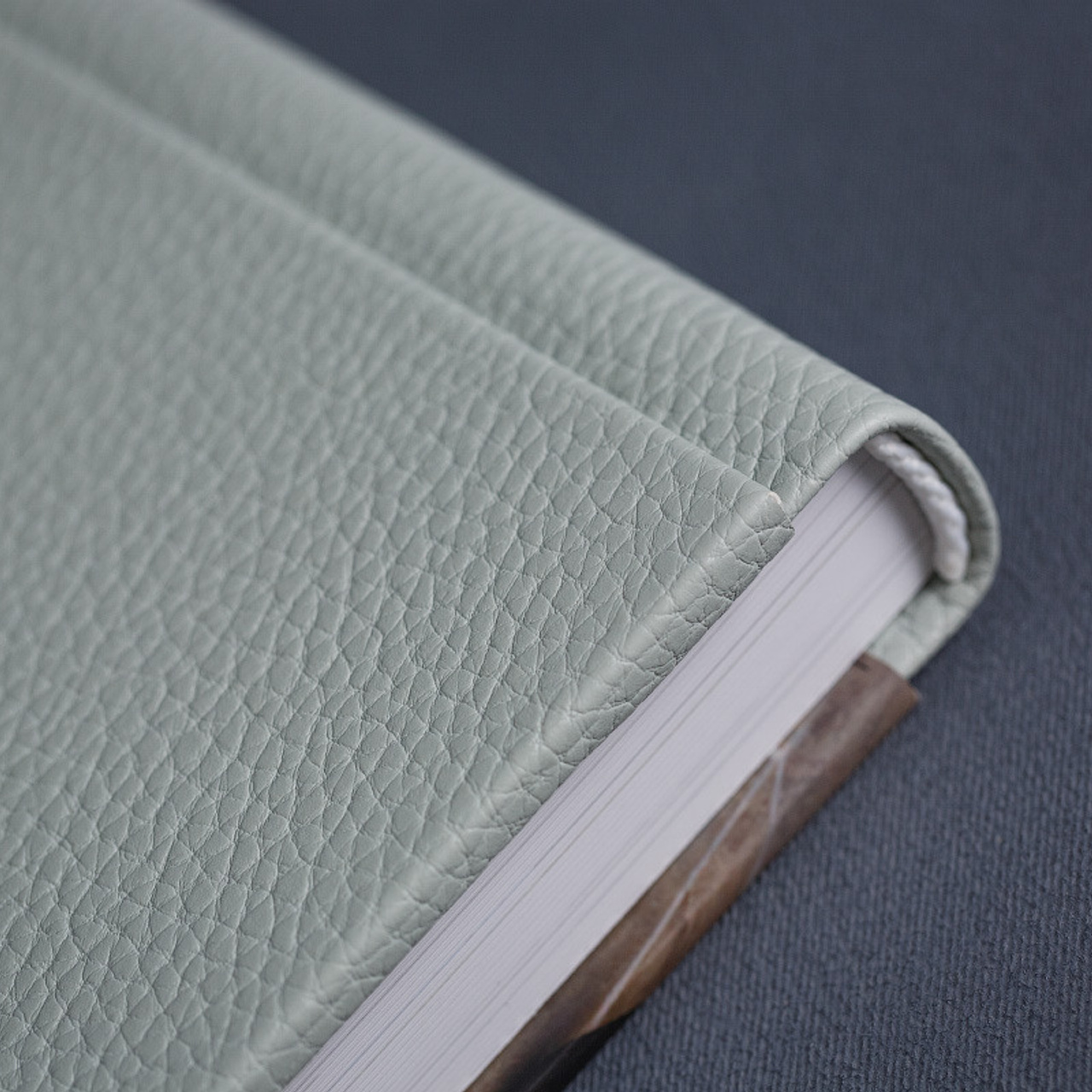 Фотокниги для двух сестричек. Фотограф в Москве Татьяна Байкова