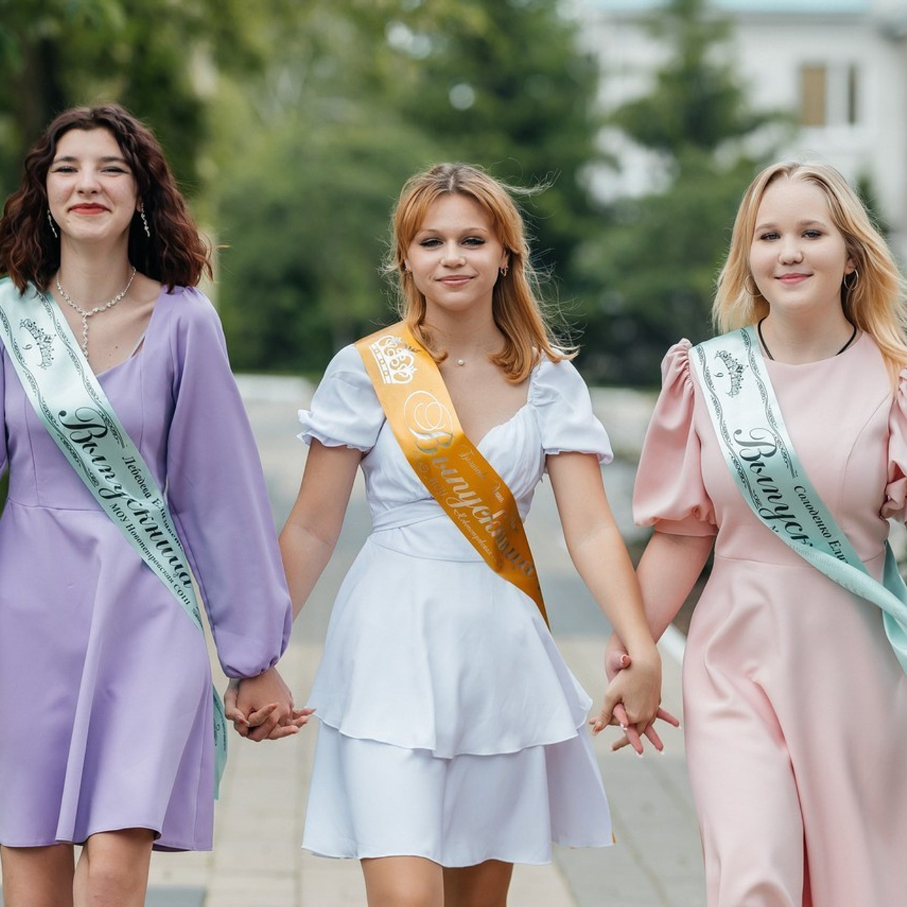 Отзывы. Школьный фотограф в Валуйках. Фотосессии для выпускников и изготовление выпускных альбомов в городе Валуйки и в Белгородской области