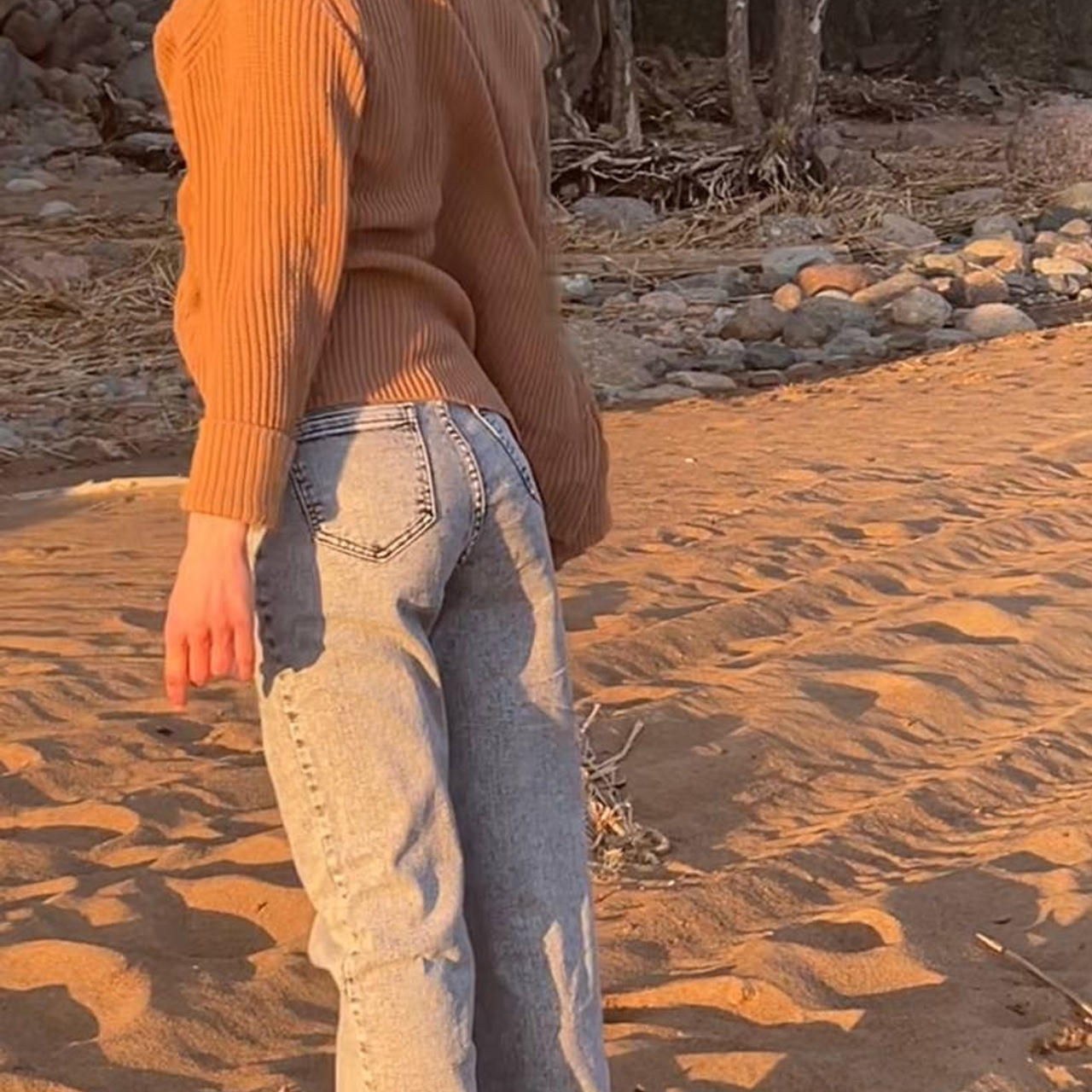 Юля, проводник в гвоздестоянии