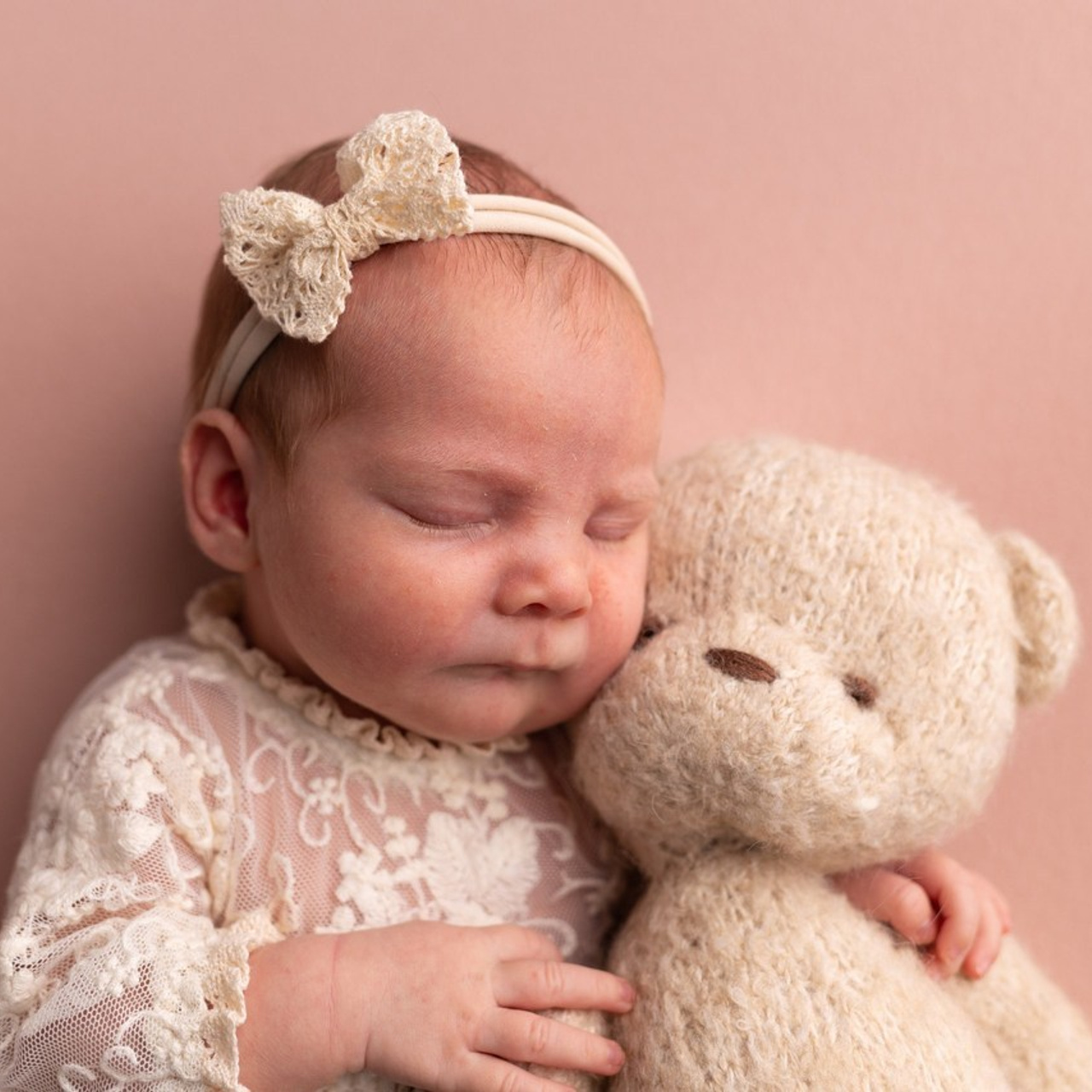 Отзывы родителей о фотосъемке малышей в Омской области. Лучше чем у Столярова. Фотограф новорожденных малышей в Омске и Омской области Эльвира Камаева