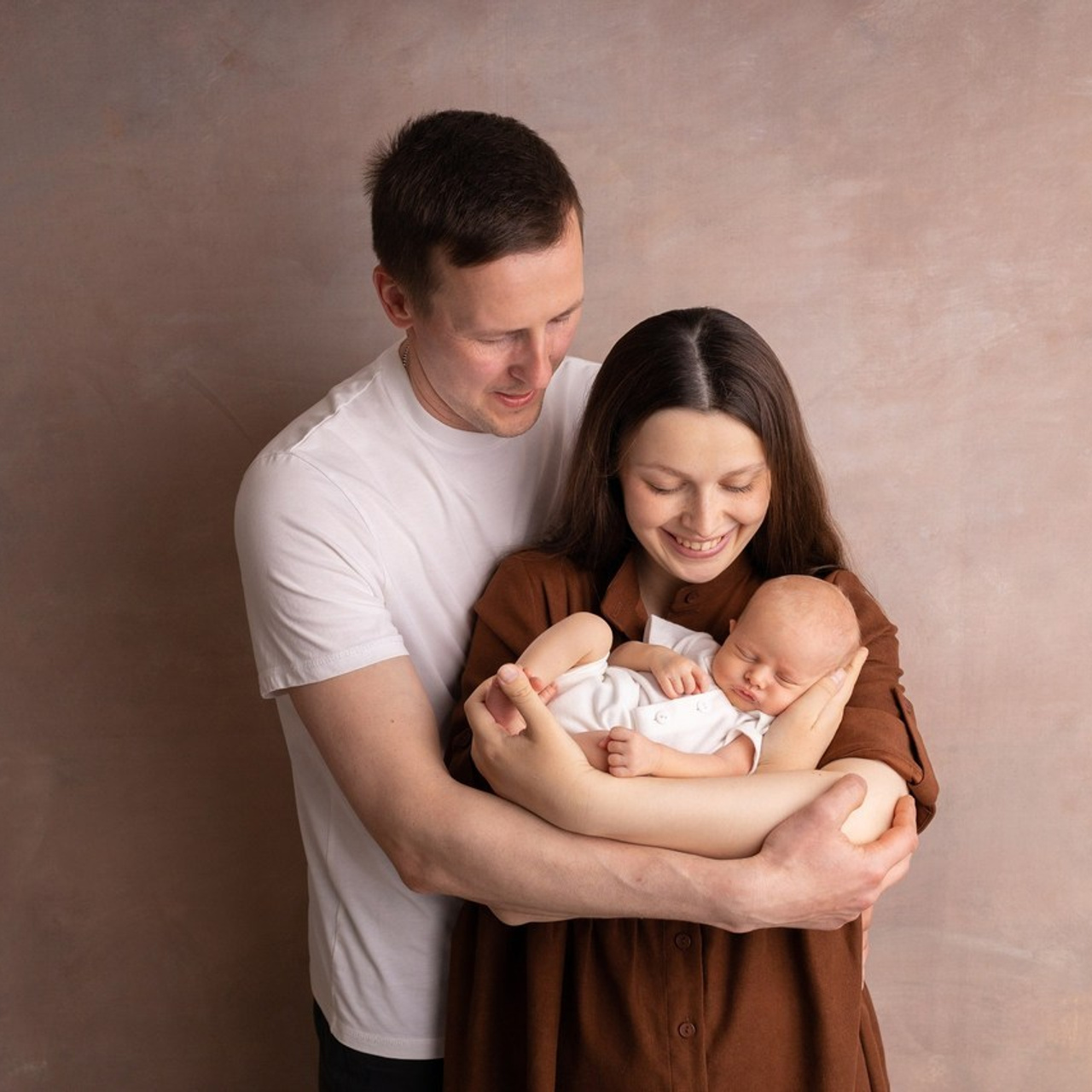 Отзывы родителей о фотосъемке малышей в Омской области. Лучше чем у Столярова. Фотограф новорожденных малышей в Омске и Омской области Эльвира Камаева