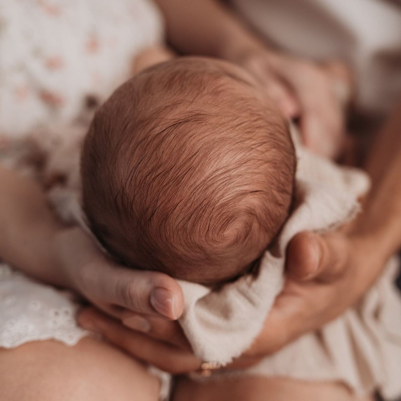 Отзывы родителей о фотосъемке малышей в Омской области. Лучше чем у Столярова. Фотограф новорожденных малышей в Омске и Омской области Эльвира Камаева