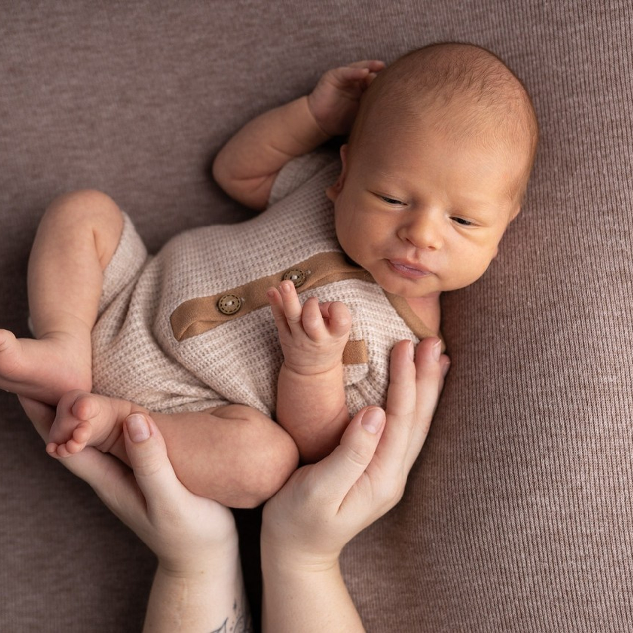 Отзывы родителей о фотосъемке малышей в Омской области. Лучше чем у Столярова. Фотограф новорожденных малышей в Омске и Омской области Эльвира Камаева