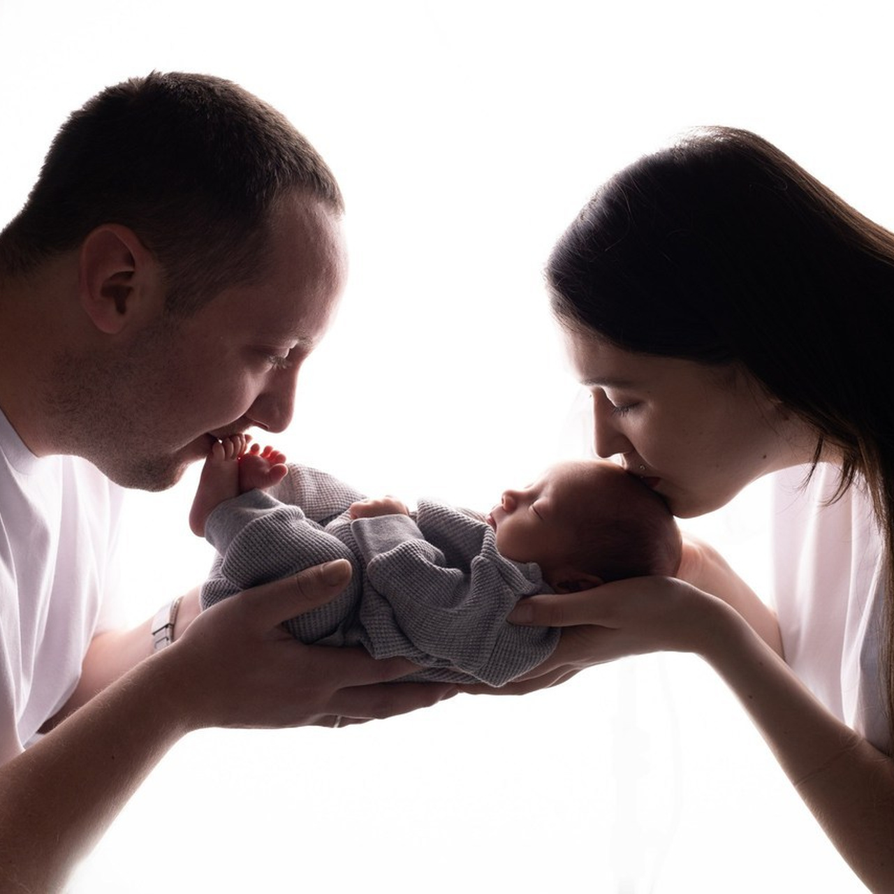 Отзывы родителей о фотосъемке малышей в Омской области. Лучше чем у Столярова. Фотограф новорожденных малышей в Омске и Омской области Эльвира Камаева