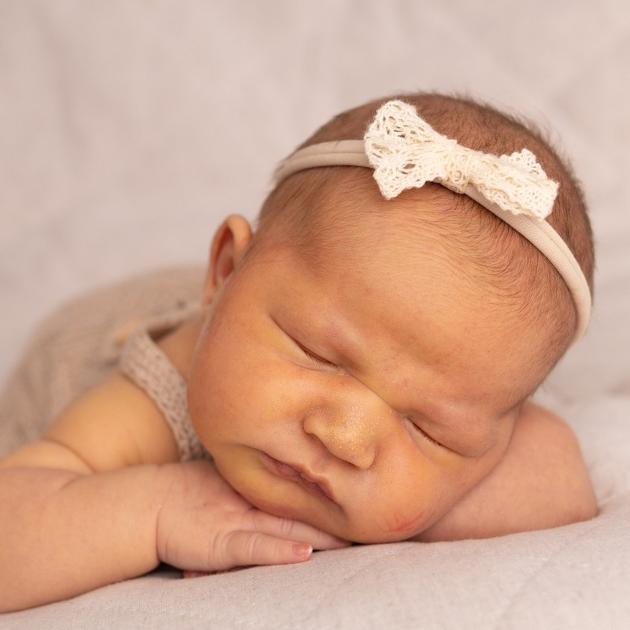 Отзывы родителей о фотосъемке малышей в Омской области. Лучше чем у Столярова. Фотограф новорожденных малышей в Омске и Омской области Эльвира Камаева