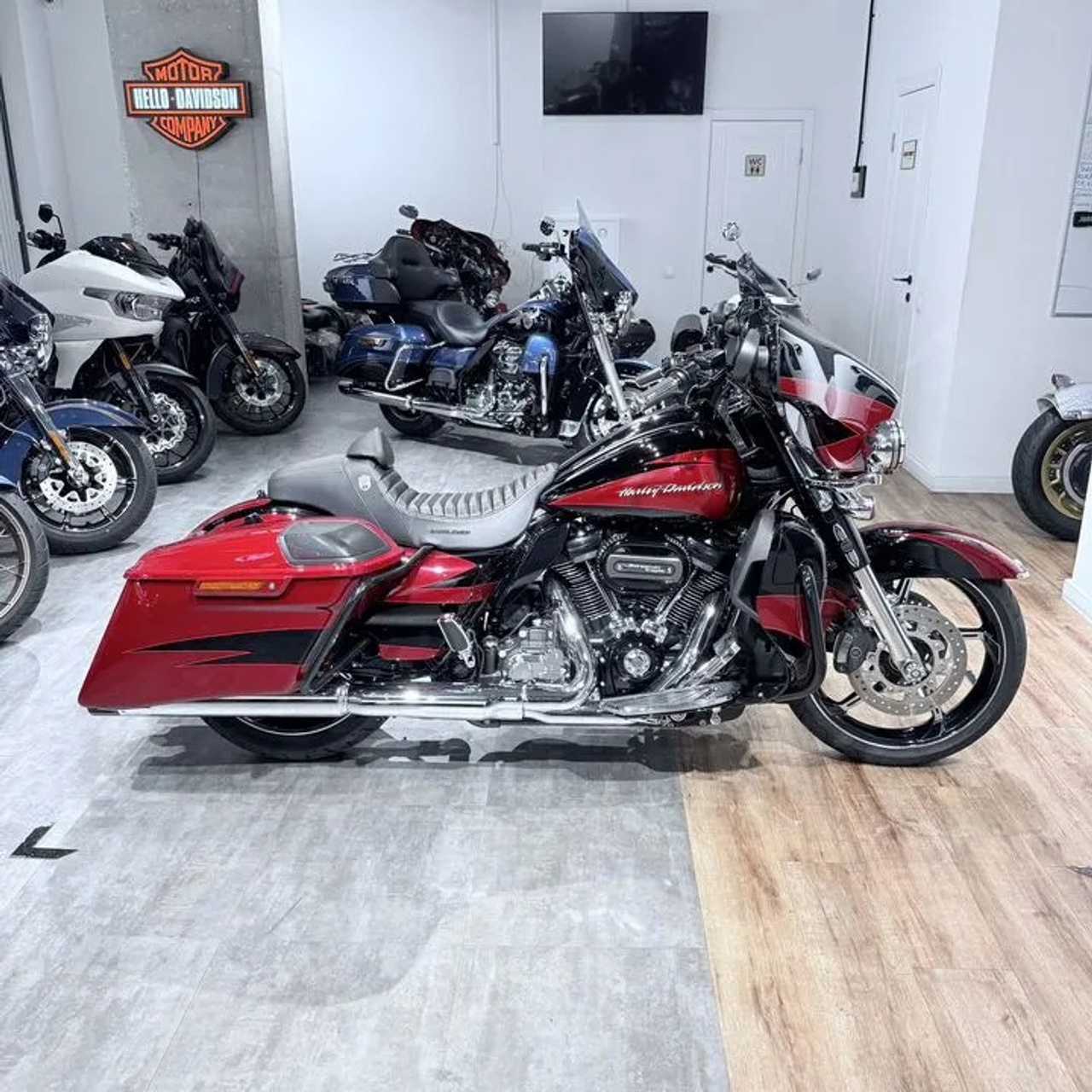 114 CVO Street Glide Special