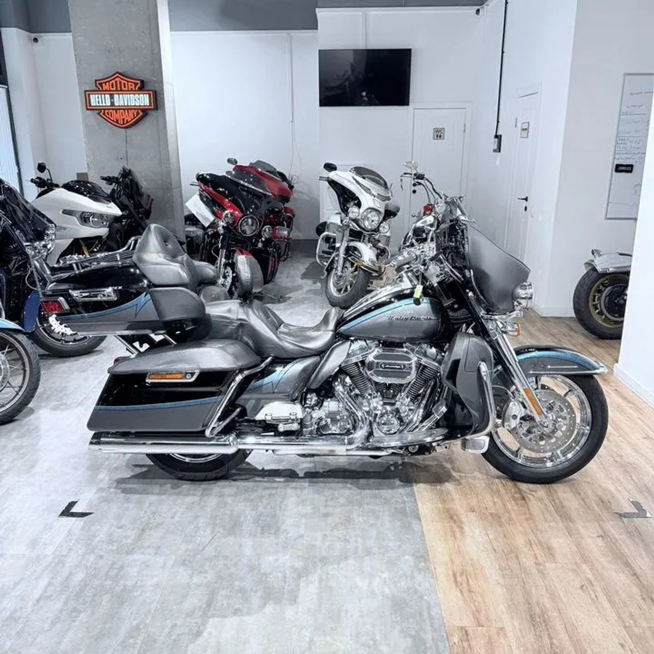 2015 CVO Limited (Carbon Charcoal)