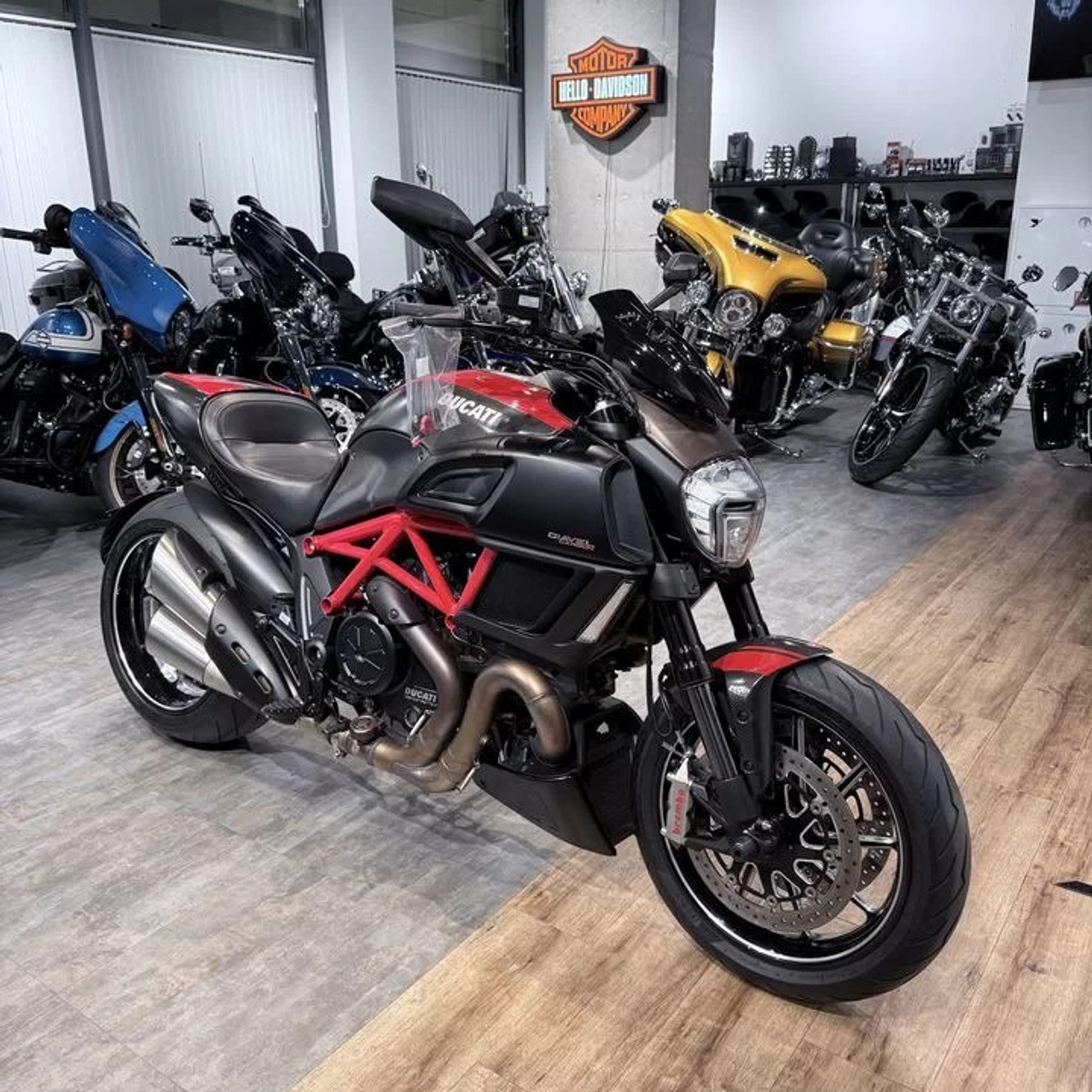 2015 Ducati Diavel Red Carbon