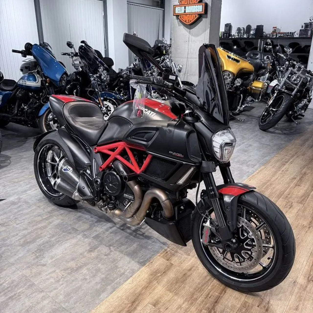 2016 Ducati Diavel Red Carbon