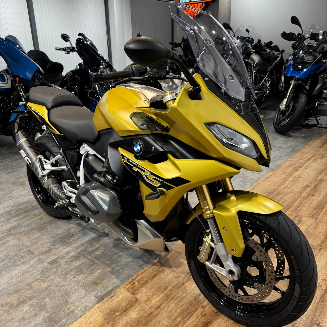 BMW 2019 R1250RS (Austin Yellow)