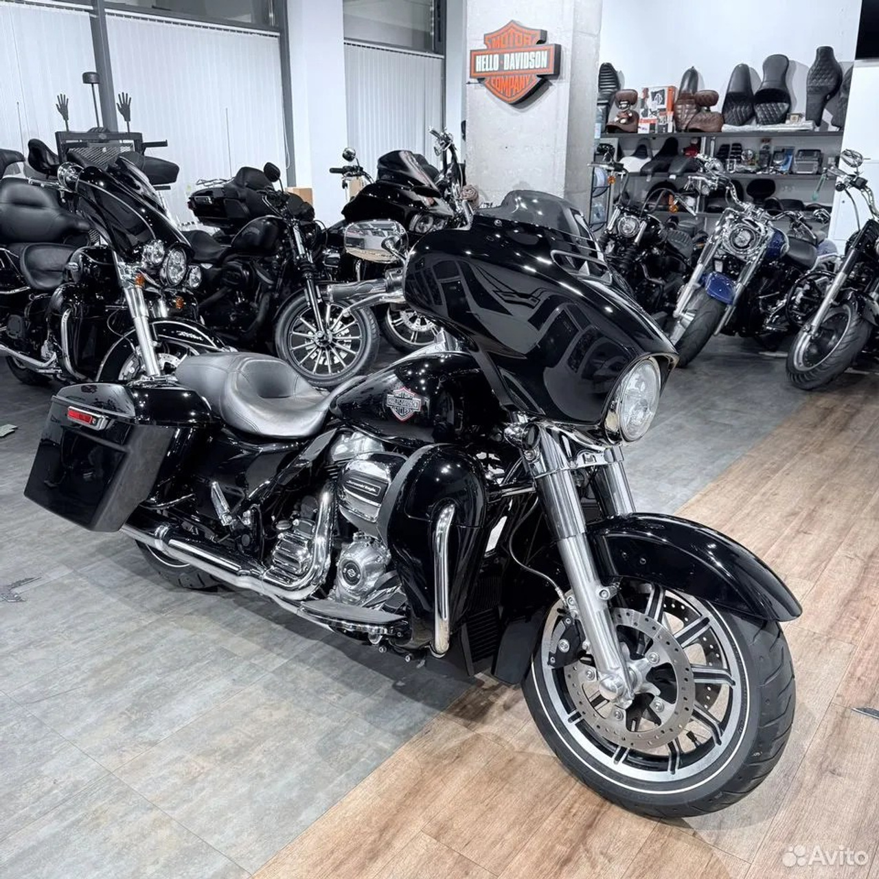2019 Street Glide Sресiаl 107 АBS Vivid Вlack