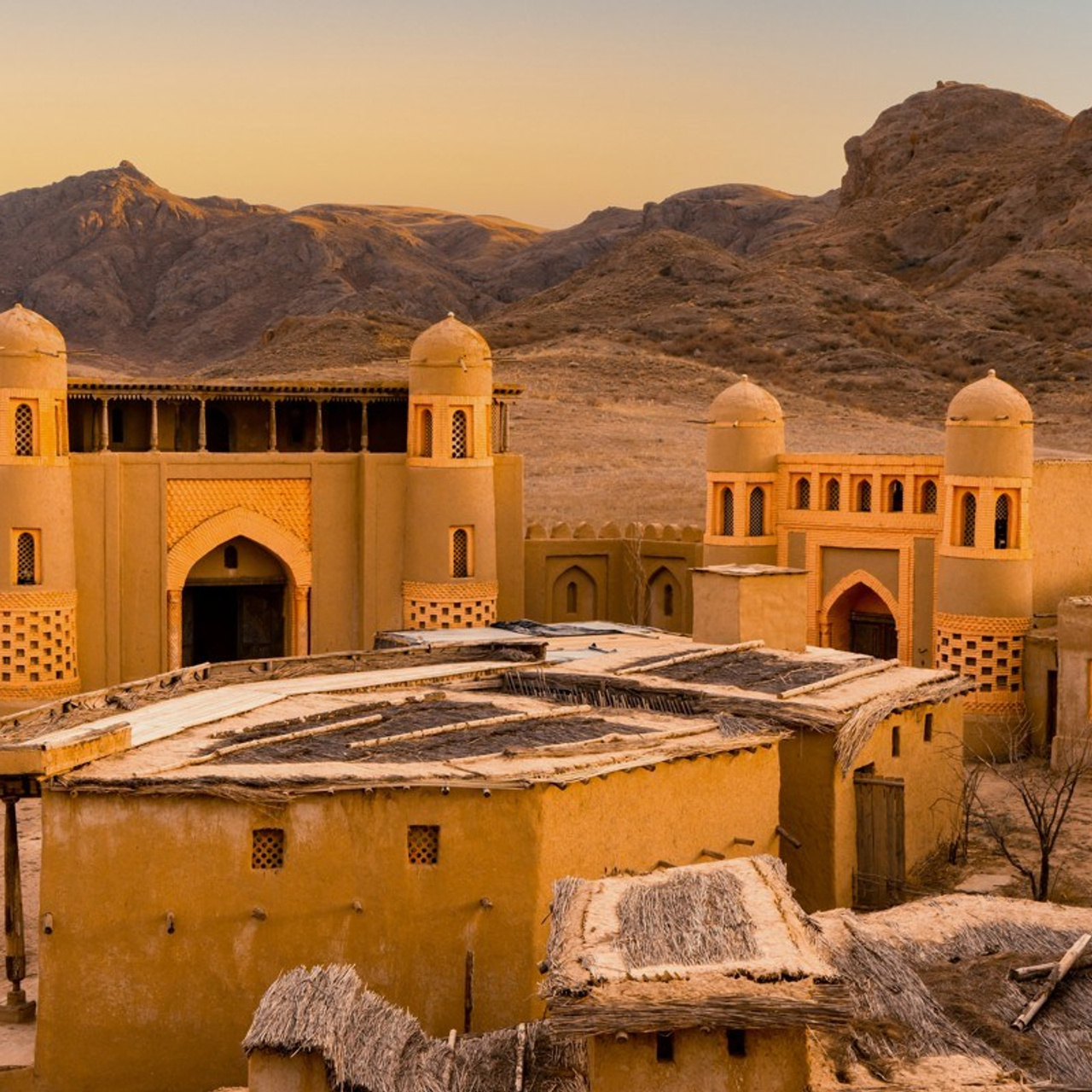 Экскурсия и тур в Крепость Номад и к Петроглифам Тамгалы Тас Будда из Алматы