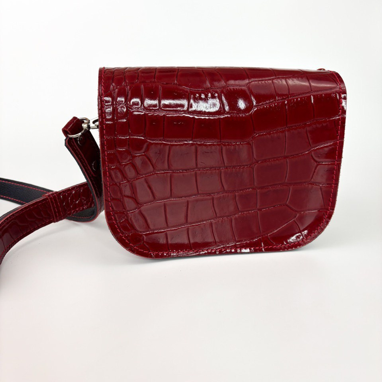 Нэя красная лаковая. Бренд Alligatore Biaco — это изящные изделия из натуральной кожи