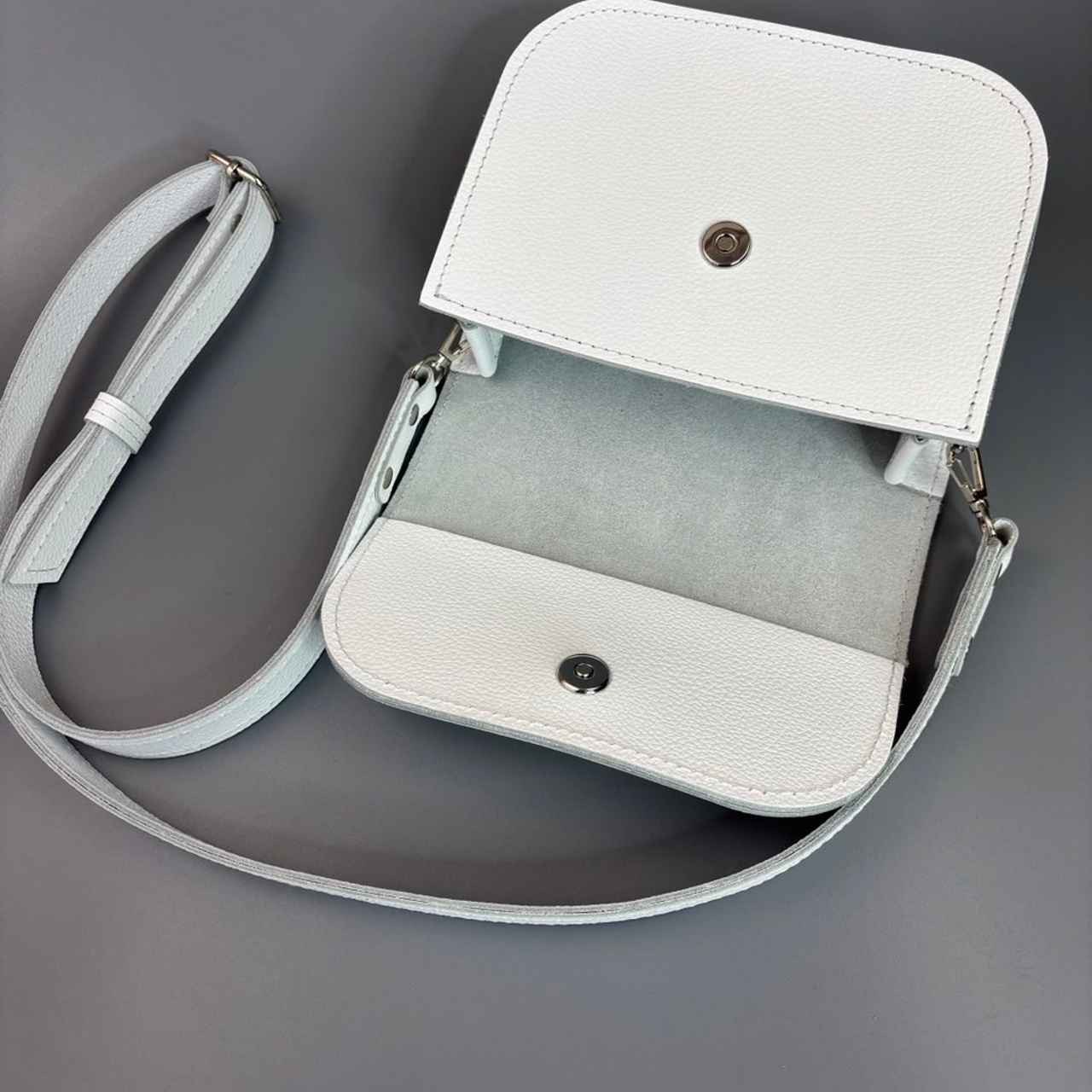 Нэя белая. Бренд Alligatore Biaco — это изящные изделия из натуральной кожи