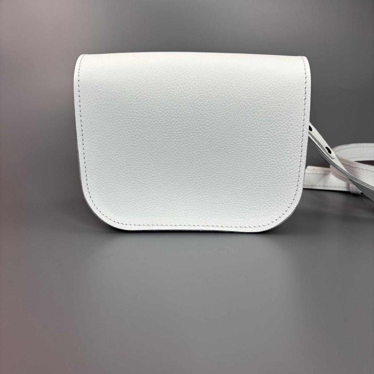 Нэя белая. Бренд Alligatore Biaco — это изящные изделия из натуральной кожи