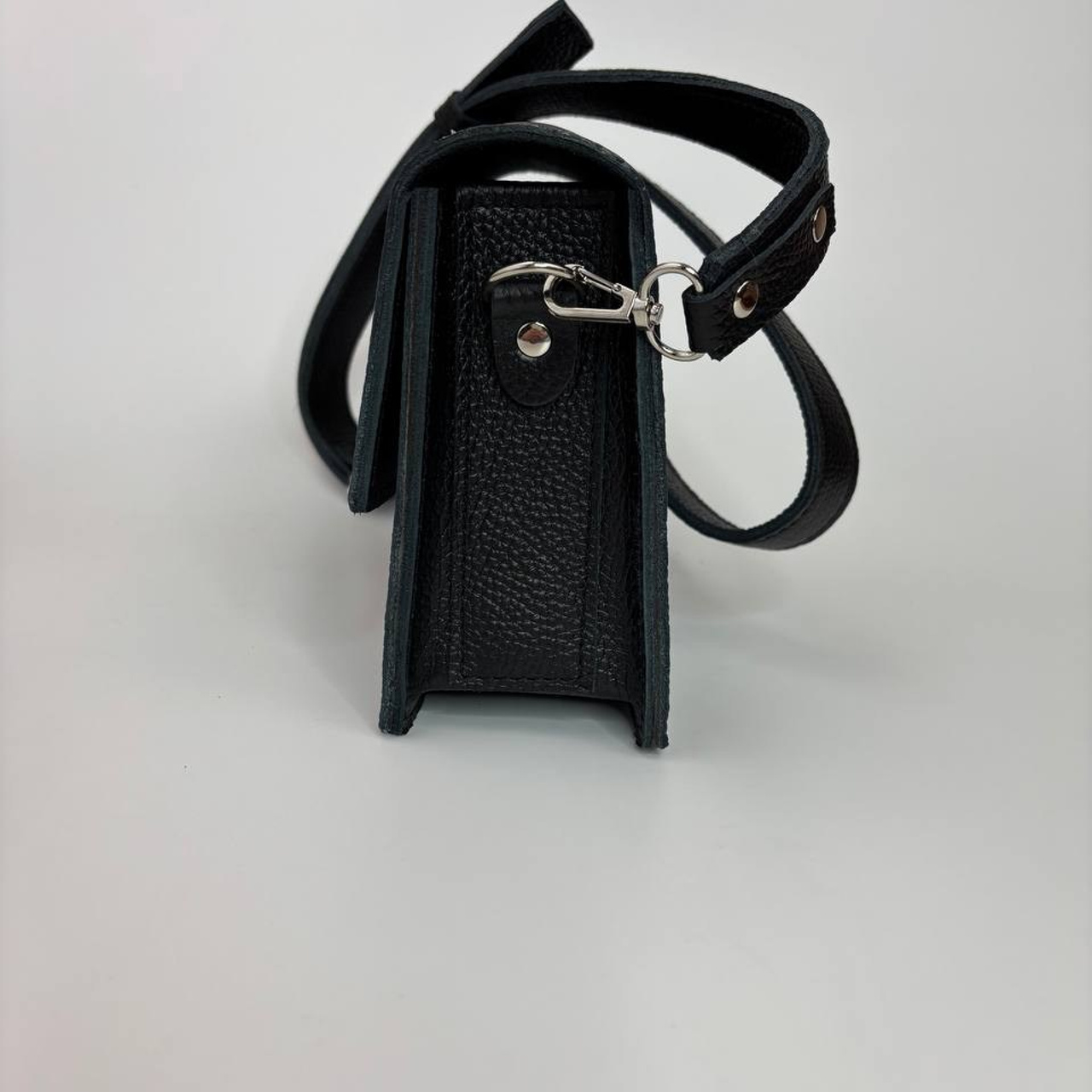 Юта мини черная максимус. Бренд Alligatore Biaco — это изящные изделия из натуральной кожи