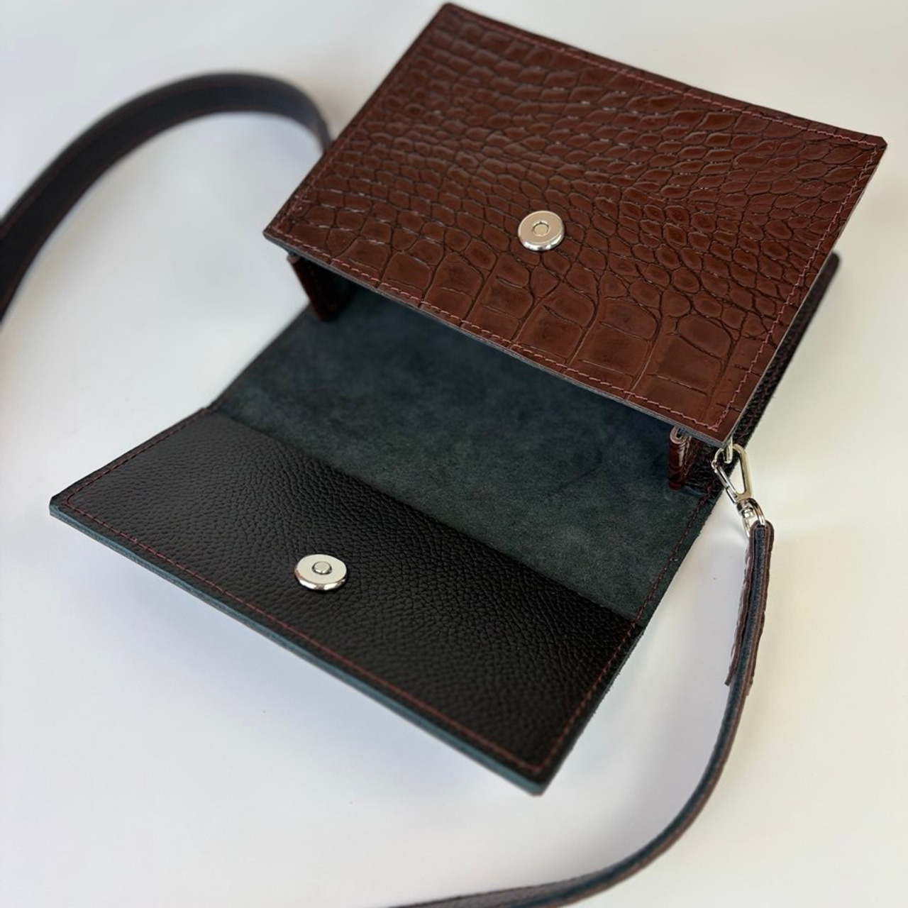 Юта мини коричневая лаковая. Бренд Alligatore Biaco — это изящные изделия из натуральной кожи