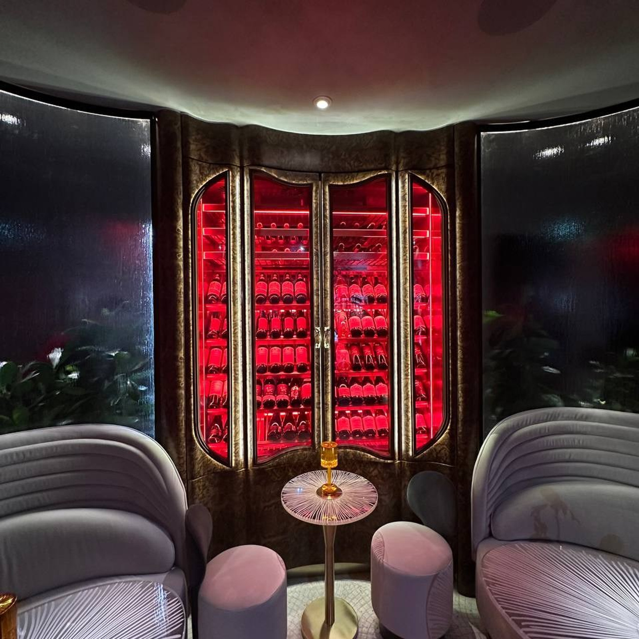 Сложное — возможное: радиусная облицовка корнем ореха