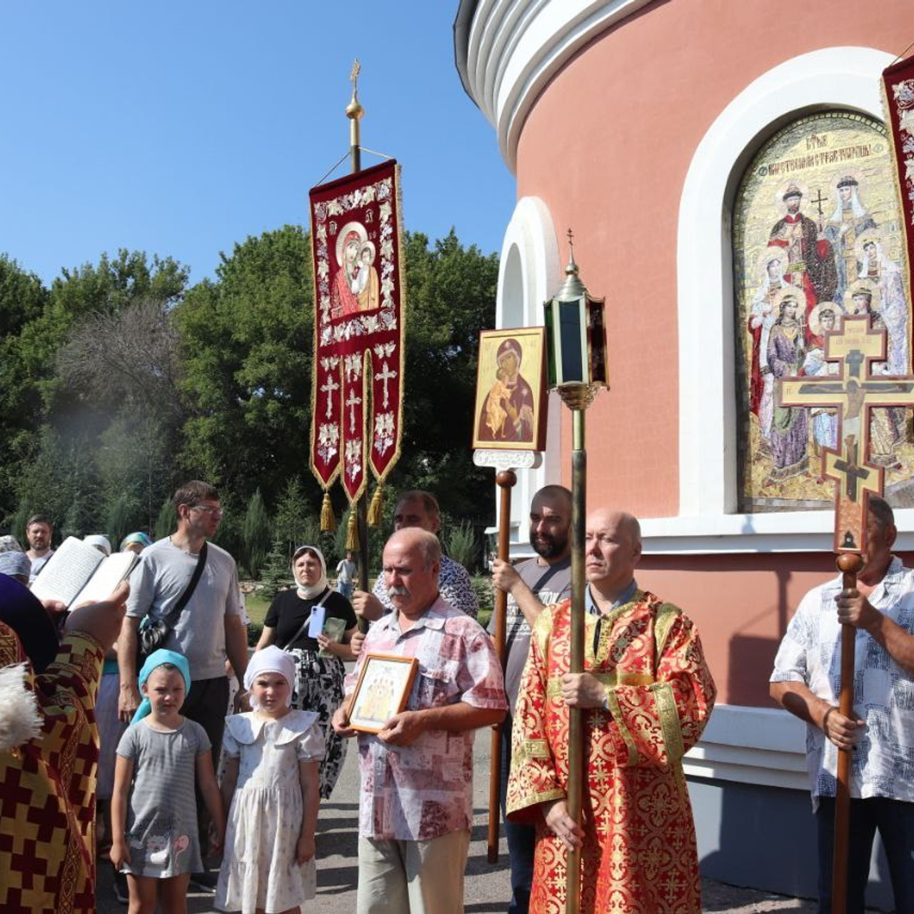 Престольный праздник в храме Царственных страстотерпцев. Саратовское Юго-Западное благочиние