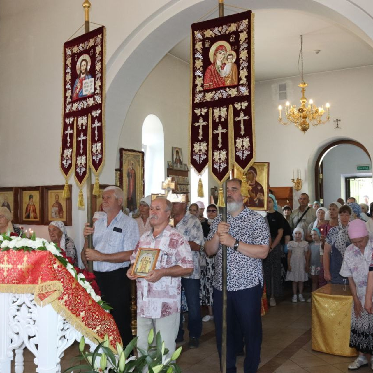 Престольный праздник в храме Царственных страстотерпцев. Саратовское Юго-Западное благочиние