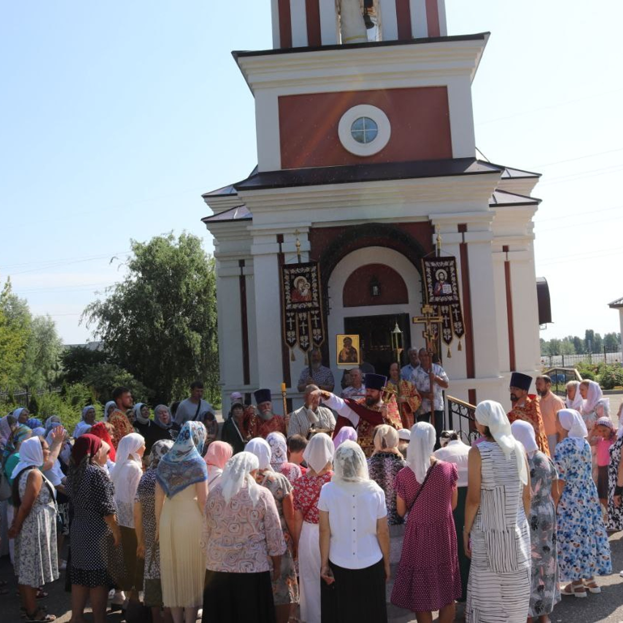 Престольный праздник в храме Царственных страстотерпцев. Саратовское Юго-Западное благочиние