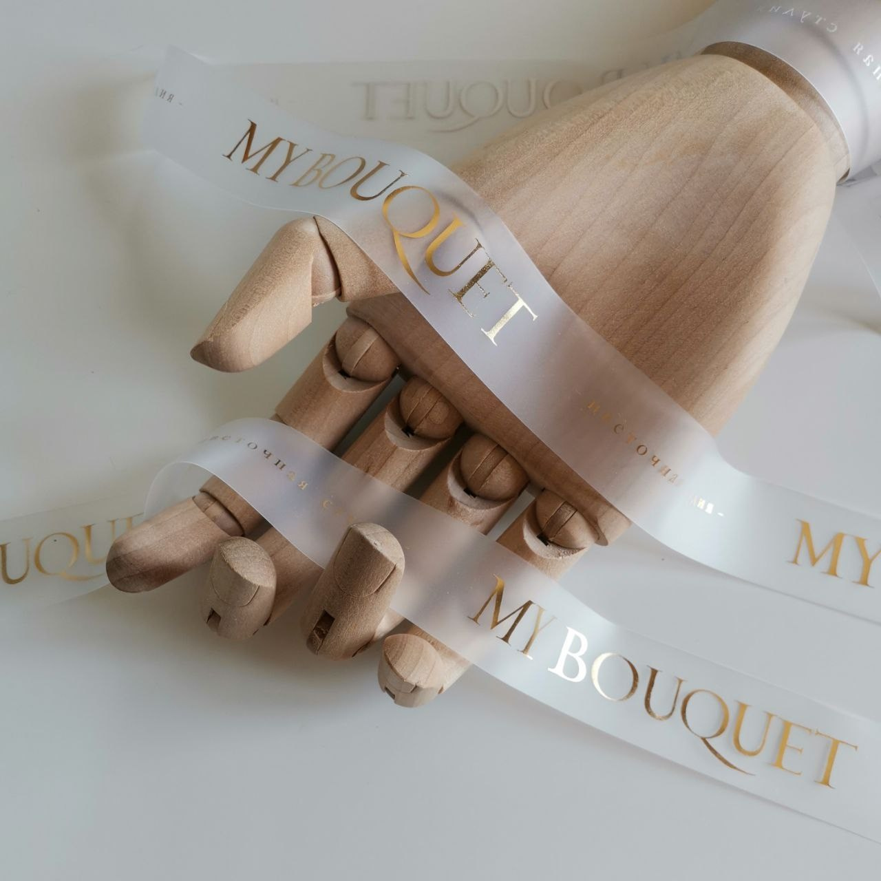 Печать на стикерах, этикетках для одежды, ленточках и наклейках в Приморско-Ахтарске. ФОТОСТИЛЬ, изготовление рекламной продукции в Приморско-Ахтарске