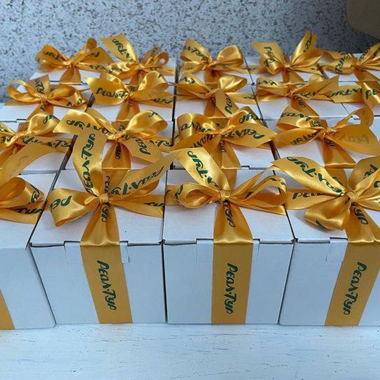 Печать на стикерах, этикетках для одежды, ленточках и наклейках в Приморско-Ахтарске. ФОТОСТИЛЬ, изготовление рекламной продукции в Приморско-Ахтарске