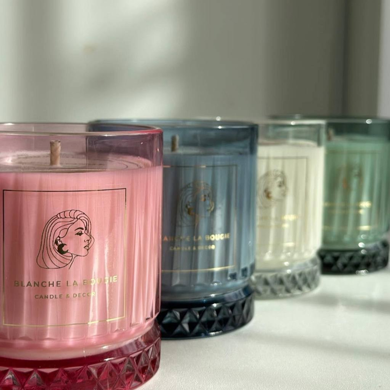 Печать на стикерах, этикетках для одежды, ленточках и наклейках в Приморско-Ахтарске. ФОТОСТИЛЬ, изготовление рекламной продукции в Приморско-Ахтарске