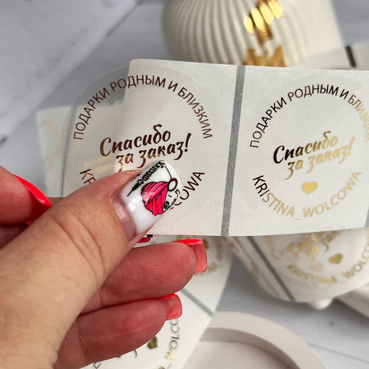 Печать на стикерах, этикетках для одежды, ленточках и наклейках в Приморско-Ахтарске. ФОТОСТИЛЬ, изготовление рекламной продукции в Приморско-Ахтарске