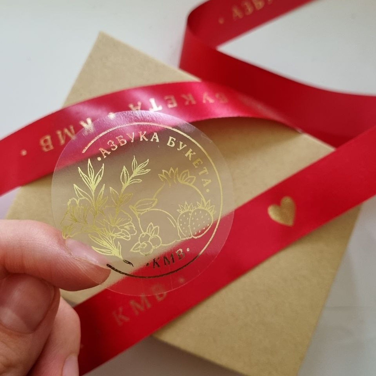 Печать на стикерах, этикетках для одежды, ленточках и наклейках в Приморско-Ахтарске. ФОТОСТИЛЬ, изготовление рекламной продукции в Приморско-Ахтарске