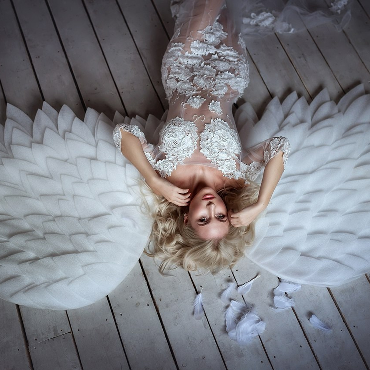 Крылья белые