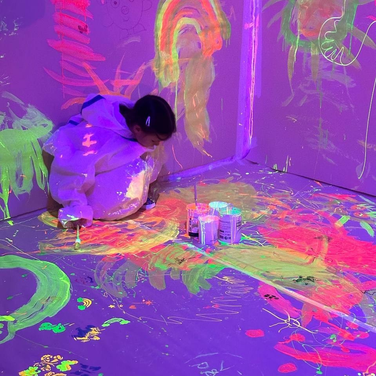 Неоновые зернышки. Семейные и детские праздники Домодедово Арт Студия красок BeFun