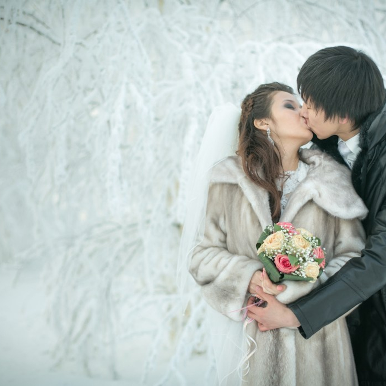 Зимнее свадебное фото