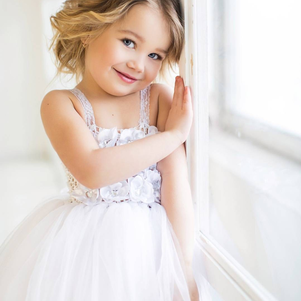 Отзывы о фотографе Анне Юмаловой — реальные истории клиентов. Женский фотограф в Санк-Петербурге и Москве — фотосессия девушки в студии, портрет, фотосъемка