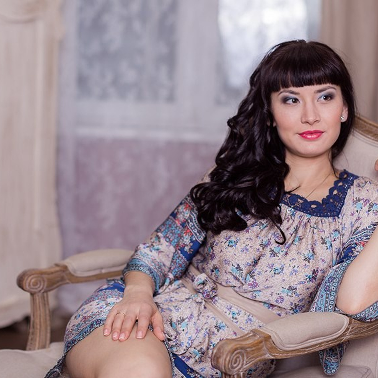 Отзывы о фотографе Анне Юмаловой — реальные истории клиентов. Женский фотограф в Санк-Петербурге и Москве — фотосессия девушки в студии, портрет, фотосъемка