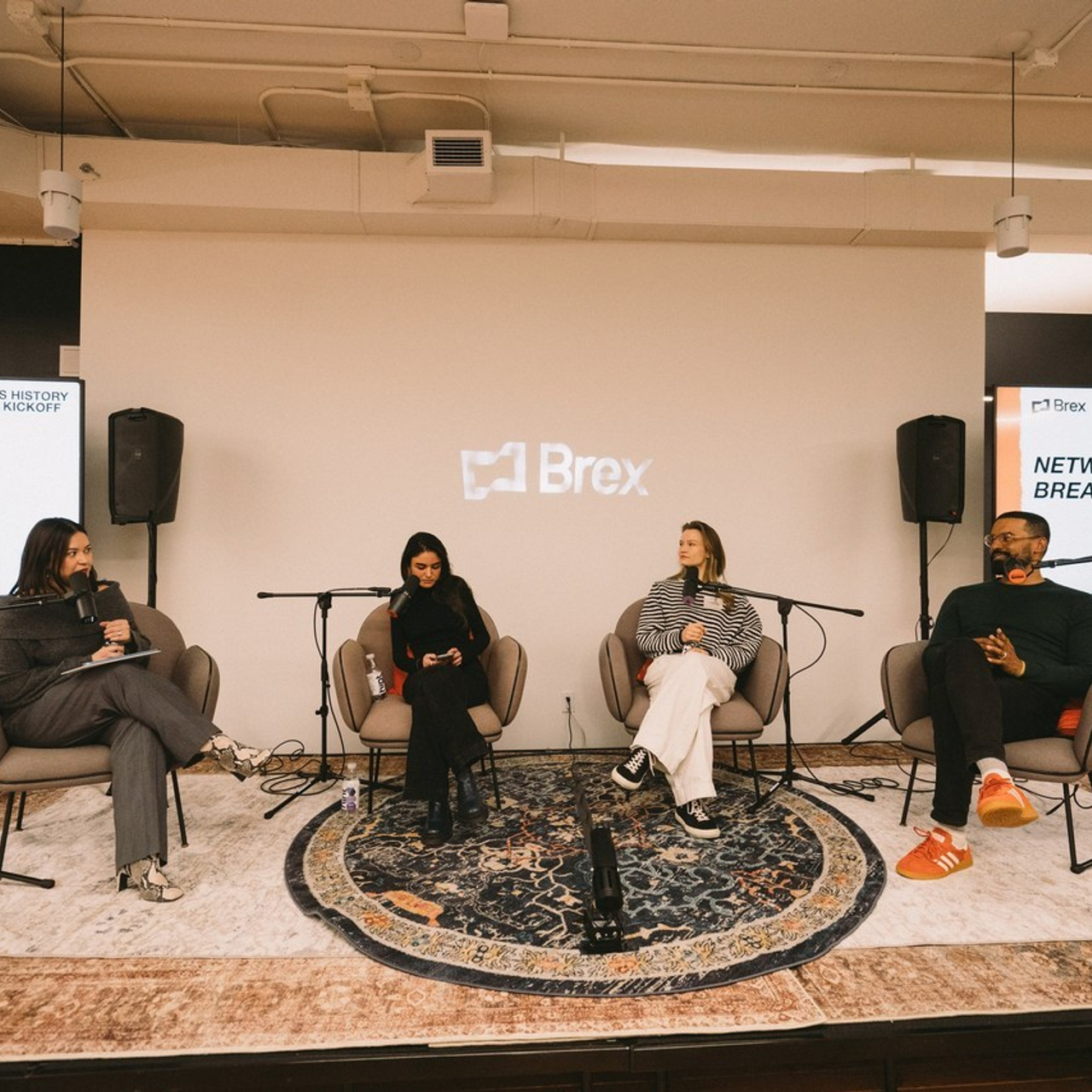 Review. New York photographer RINAT SHAHMETOV in New York city