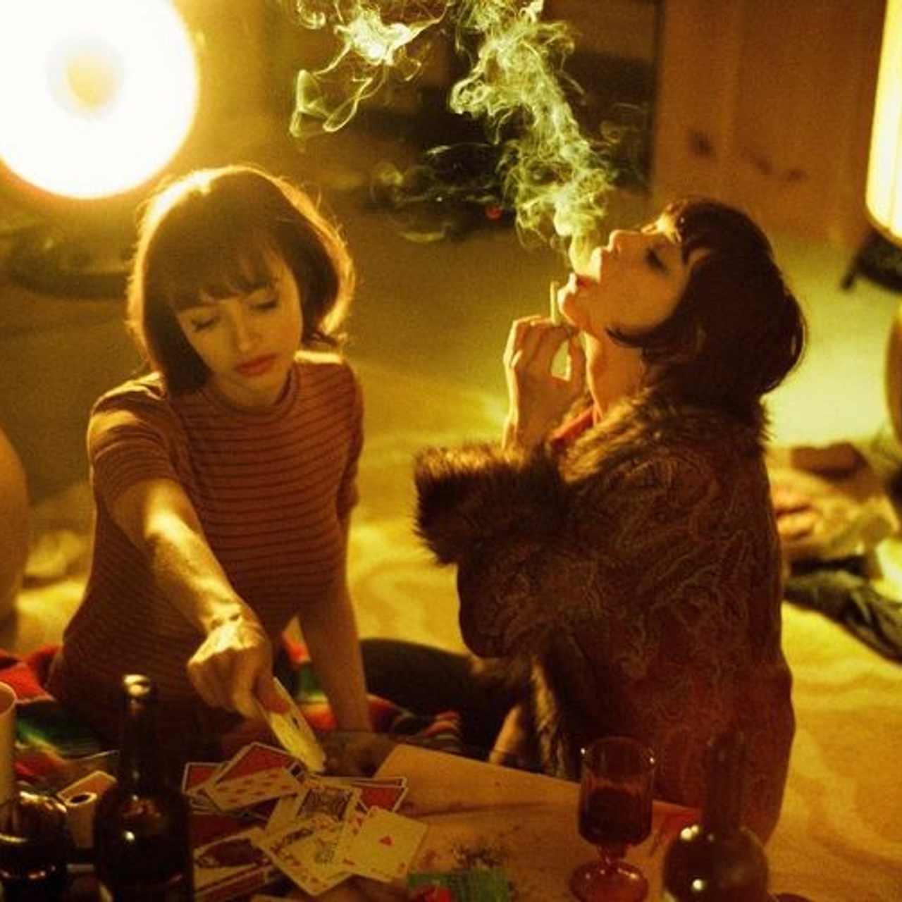 Две девушки