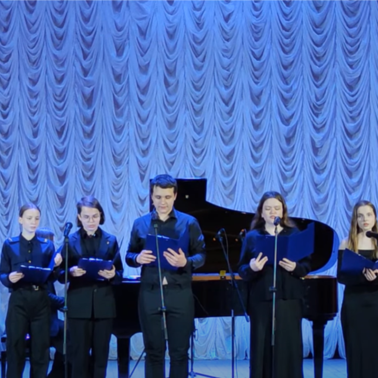 Уроки музыки онлайн, сольфеджио с нуля, гармония. Екатерина Левченко — композитор, музыковед, преподаватель