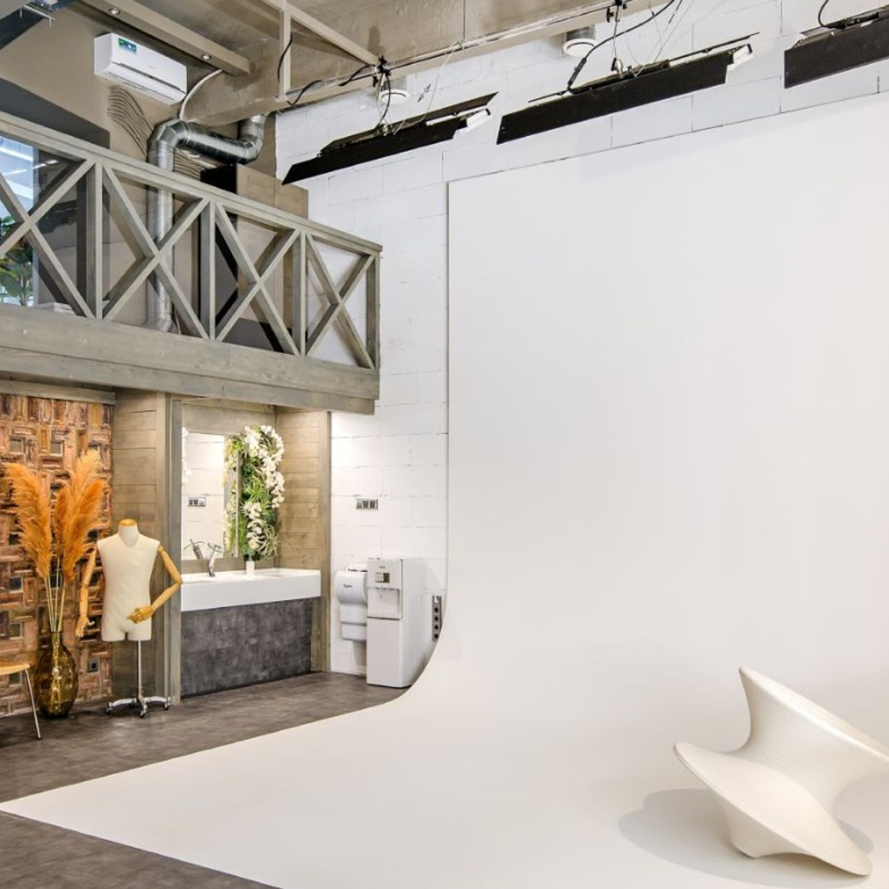 Famous Studios Циклорама