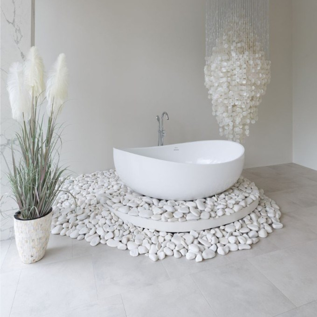 Famous Studios Мале