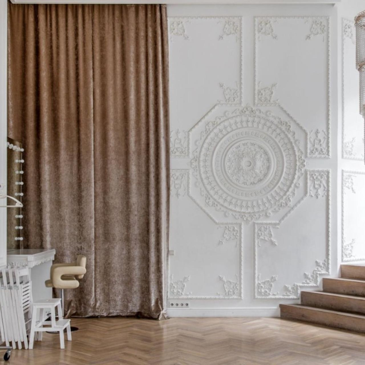 Famous Studios Ника