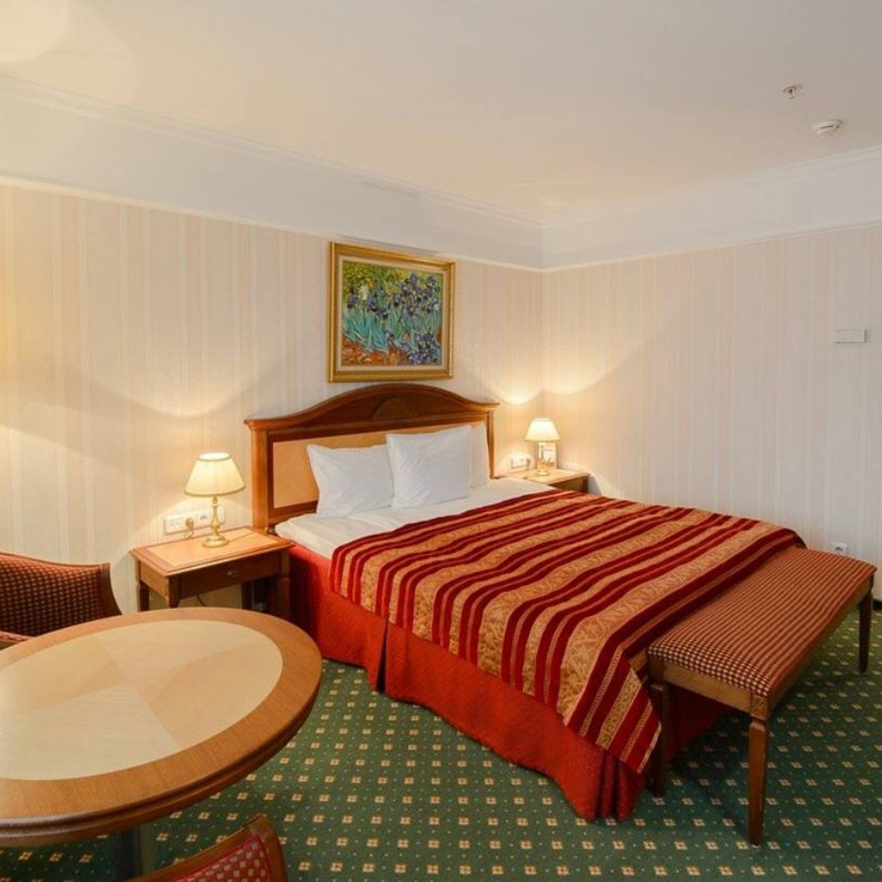 Отель Корстон