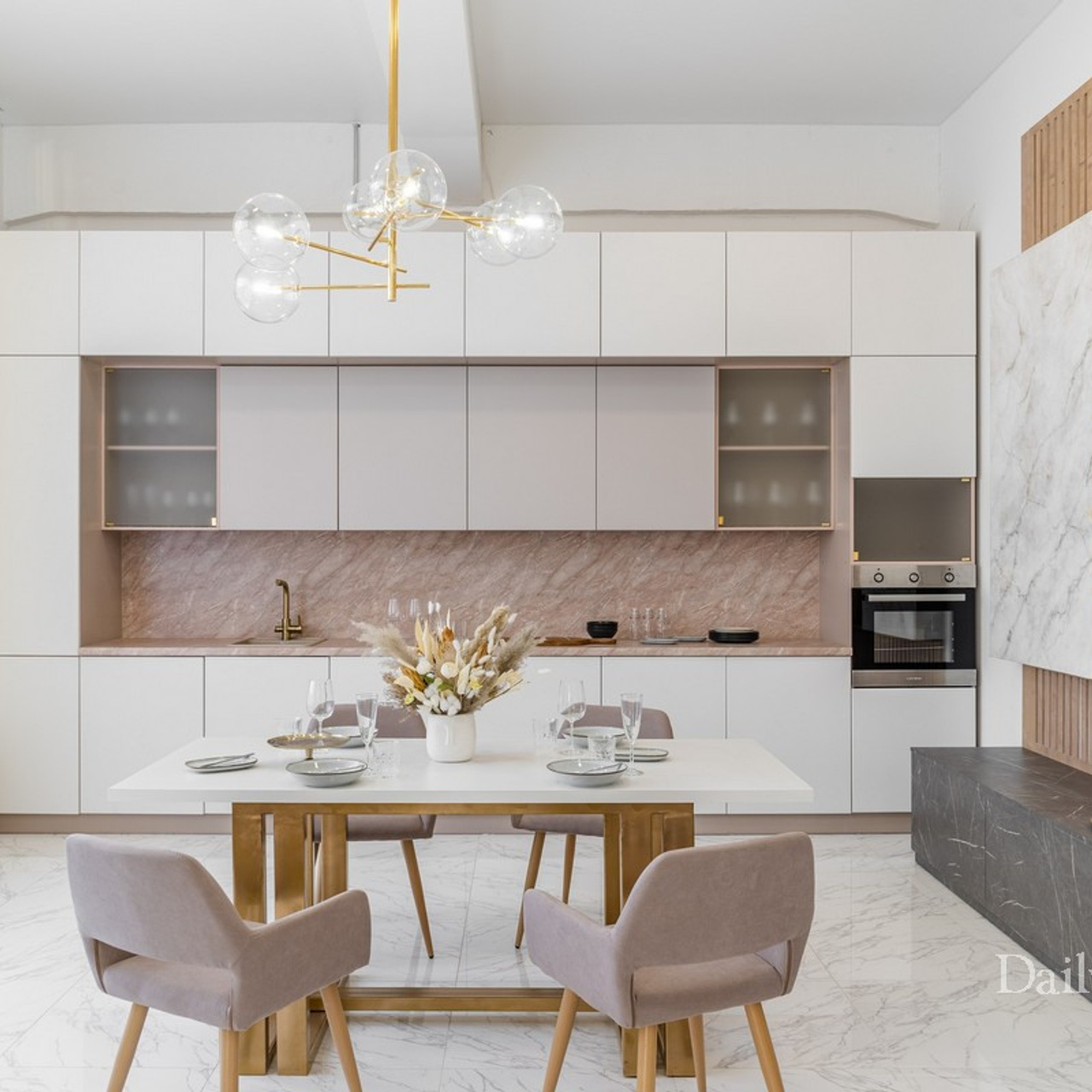 DAILY STUDIO — зал Gloss