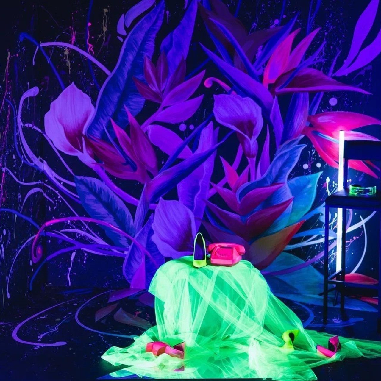 Тейя — Зал Неон