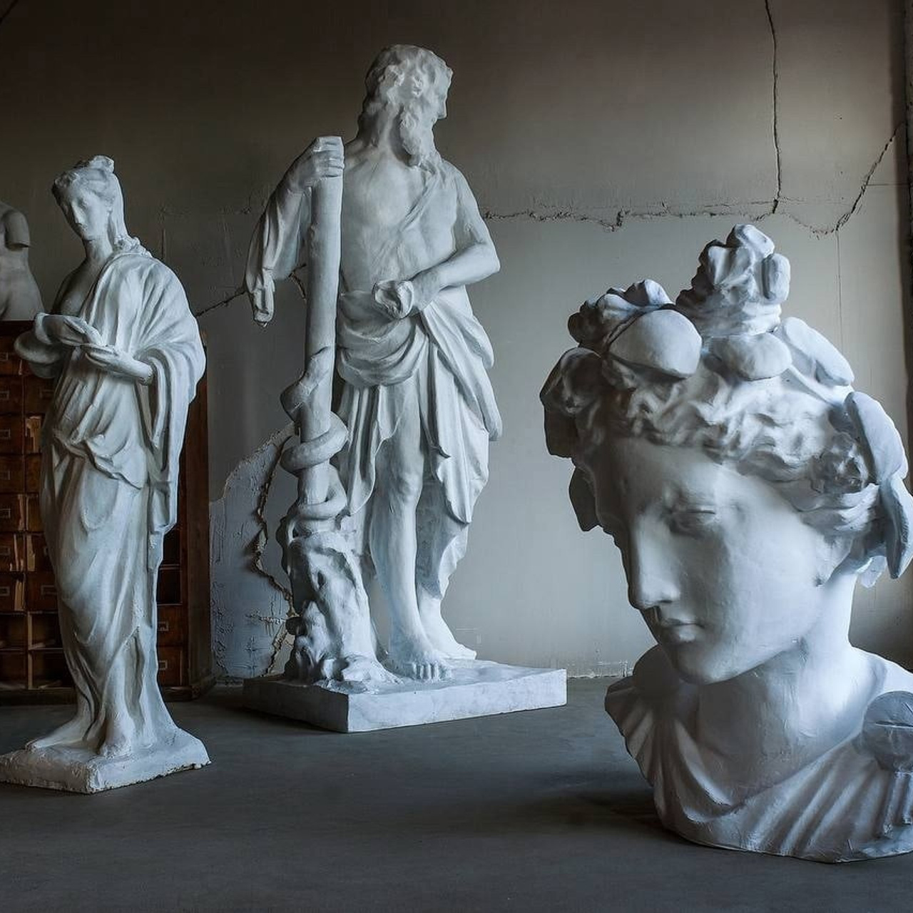 ЛОКАЦИЯ 223 — зал Скульптура